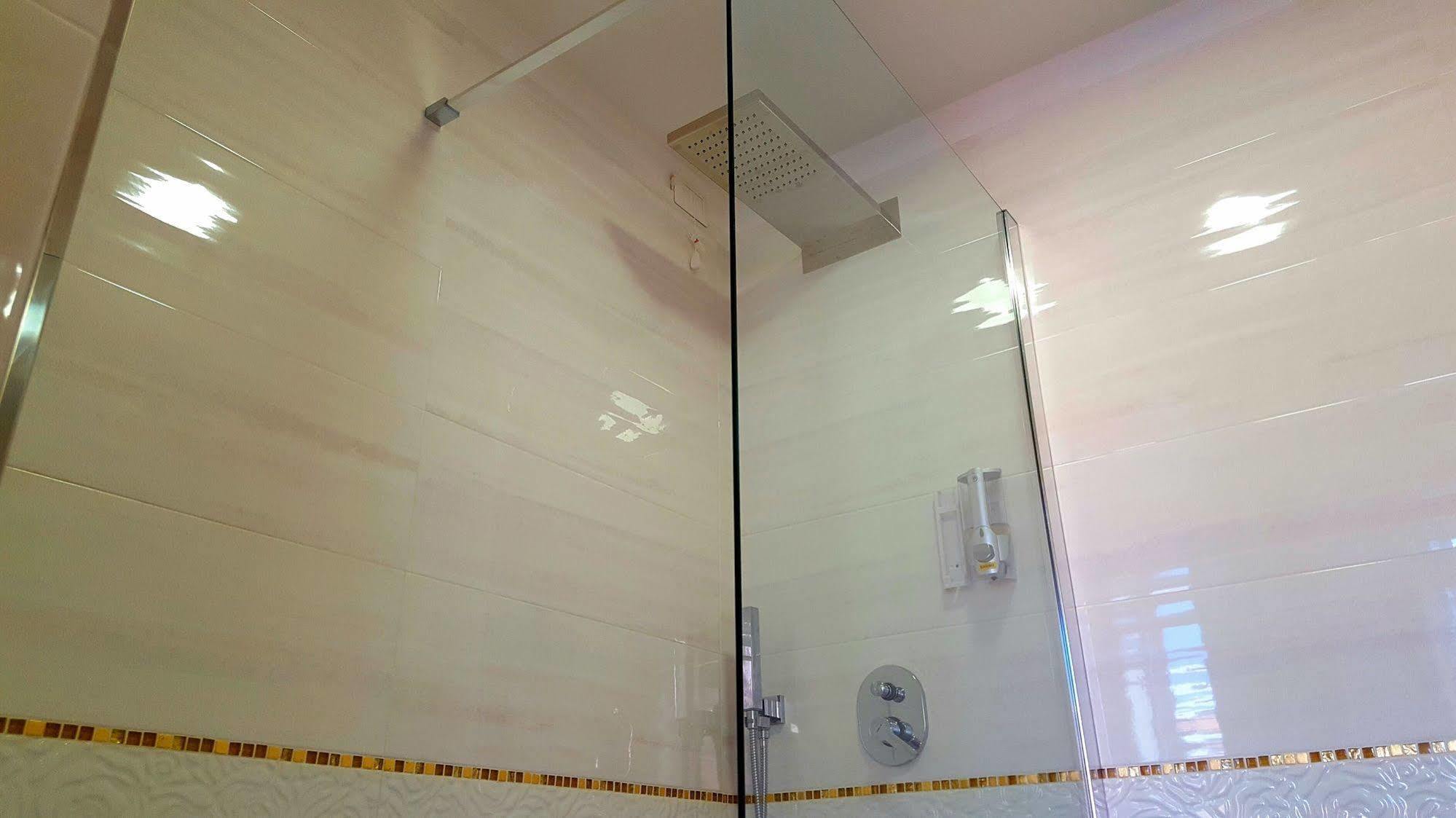 Brezza Marina Luxury Rooms Cagliari Luaran gambar