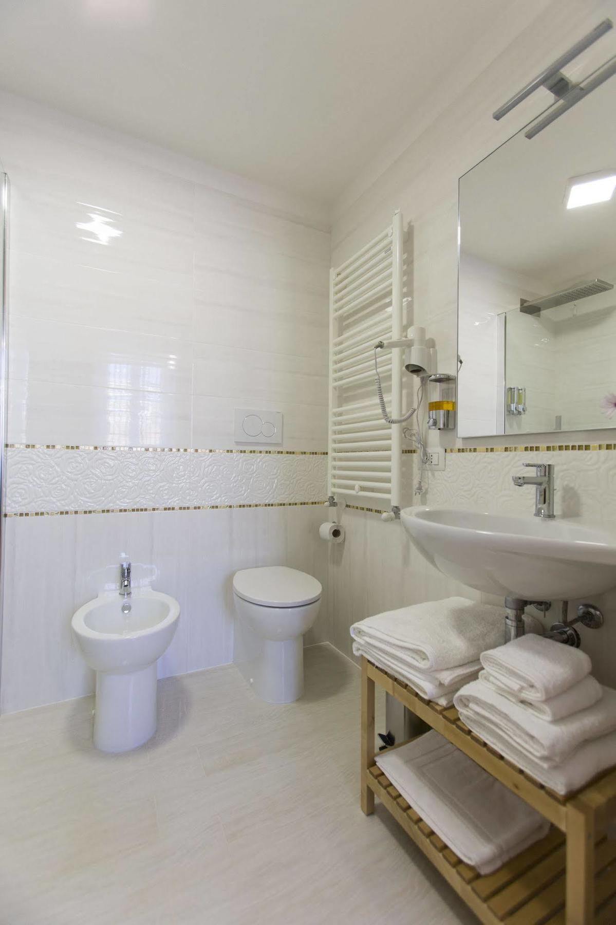 Brezza Marina Luxury Rooms Cagliari Luaran gambar