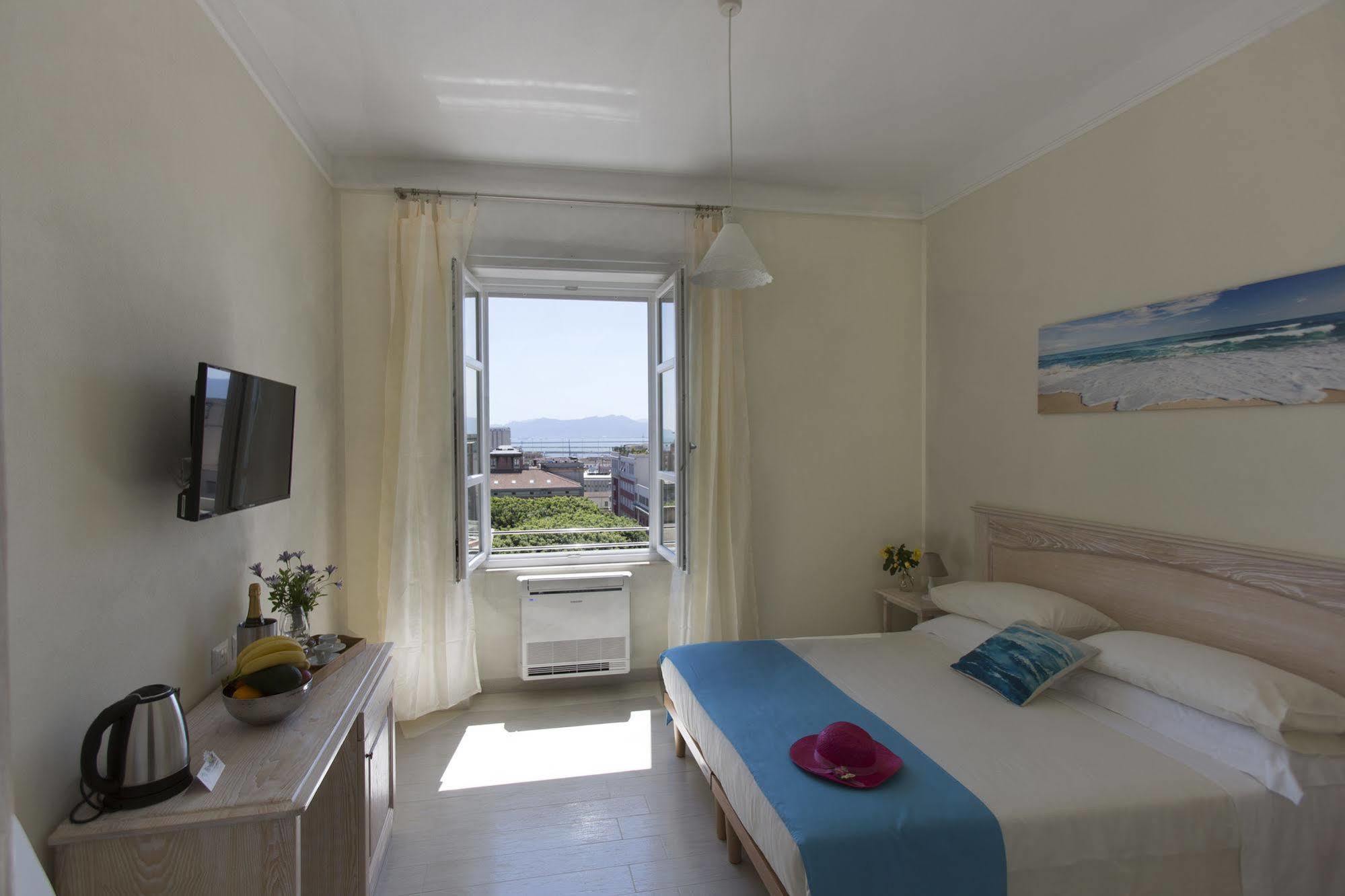 Brezza Marina Luxury Rooms Cagliari Luaran gambar