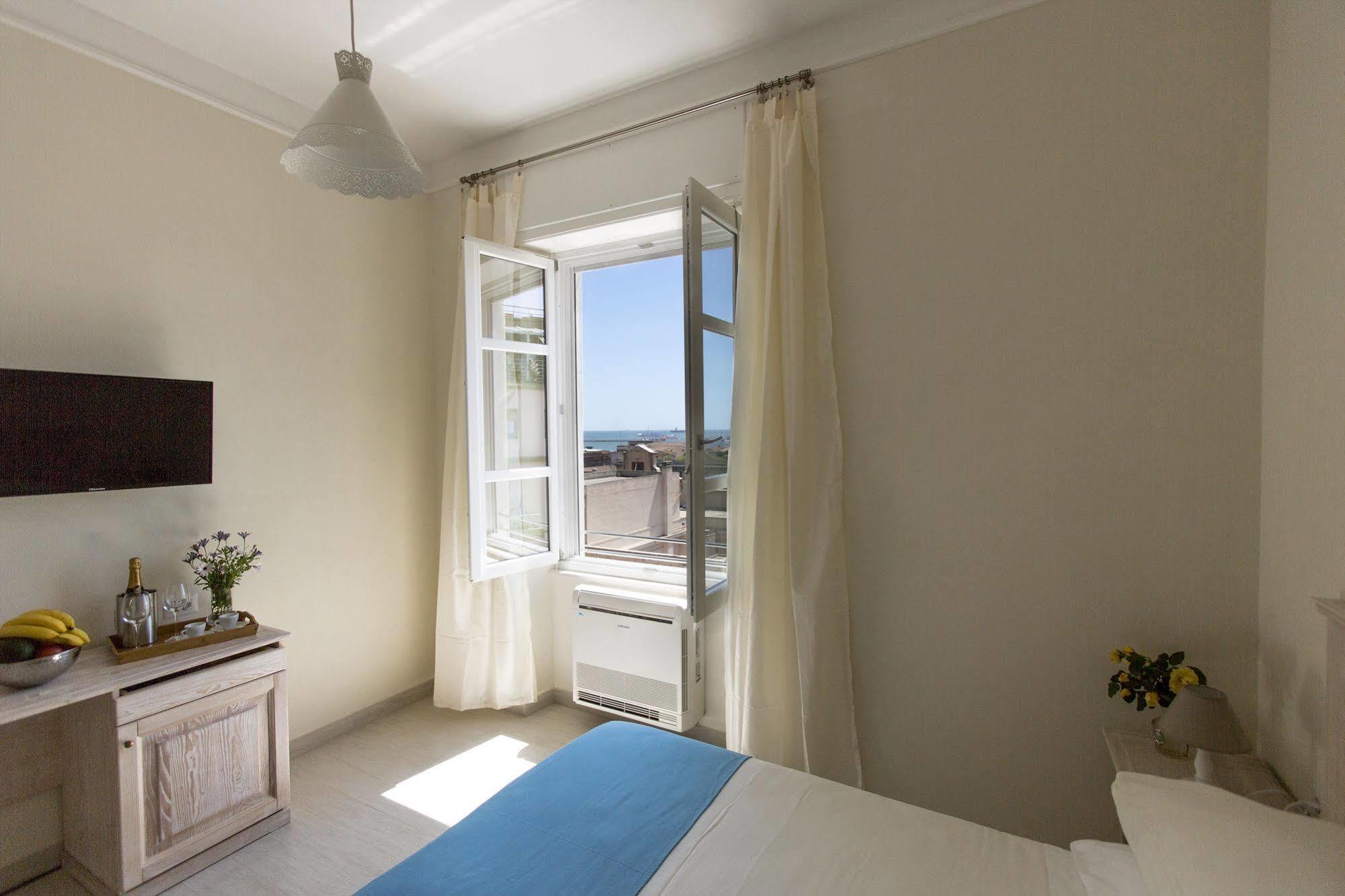 Brezza Marina Luxury Rooms Cagliari Luaran gambar
